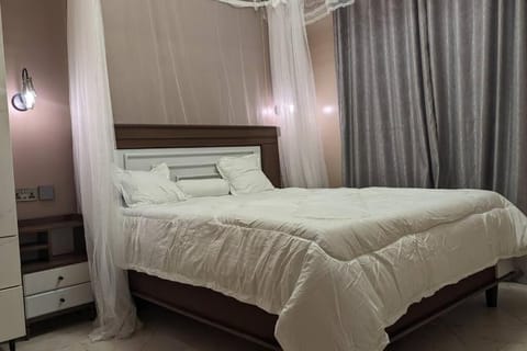 S&M Homes - Beautifully furnished and serviced Apartment in Kampala