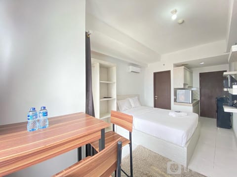 Spacious Studio Room at Mekarwangi Square Cibaduyut Apartment By Travelio Apartment in Bandung