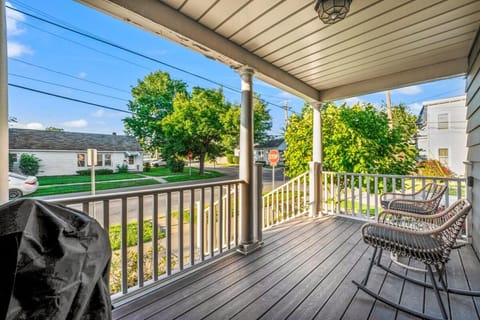 The Front Porch by Saratoga Stays Apartment in Saratoga Springs