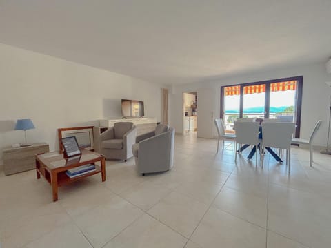 Cosy appartement vue mer garage proche plages, saint raphael Apartment in Saint-Raphael