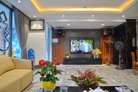 Sunflower Villa - Free Bida - Phòng Karaoke - Có Thang Máy - 10 Phòng Ngủ - Gần Biển Villa in Vung Tau