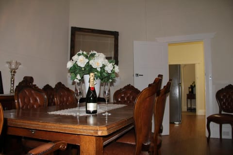 Mentor Chambers Apartment Bed & Breakfast Pensão in West Wyalong