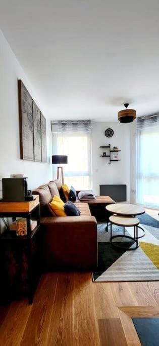 New & serene 1-bedroom apart near #LaDéfenseParis #Parking&Fibre Apartment in Puteaux