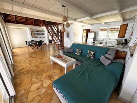 NEW-Fare Raihau - WiFi, Parking, A-C, Beach Access House in Moorea-Maiao