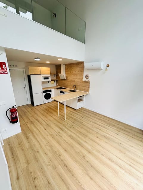 Loft 007 con jardin, piscina, garaje y Netflix Appartement in San Sebastián de los Reyes