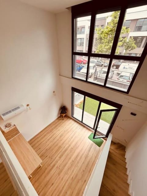 Loft 007 con jardin, piscina, garaje y Netflix Appartement in San Sebastián de los Reyes