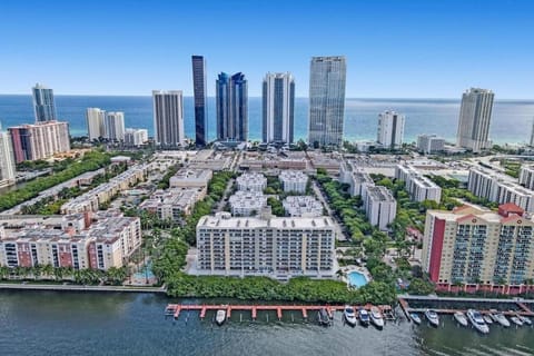 Le Petit Italie ,water View 22 With Pool House in Sunny Isles Beach