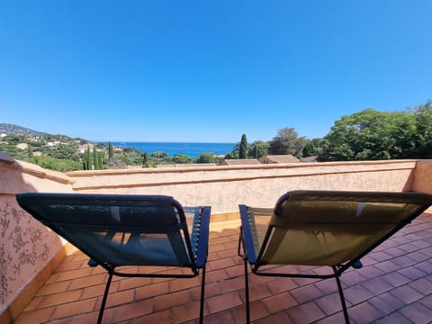 Living room, Sea view