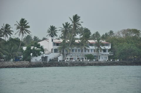 Beach, Area and facilities