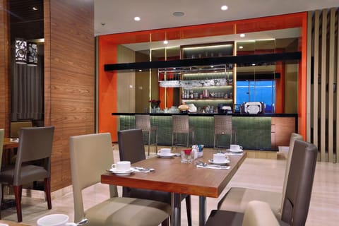 Restaurant/places to eat, Dining area