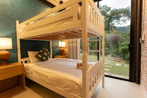 Bed, Garden, Photo of the whole room, Bedroom, Garden view