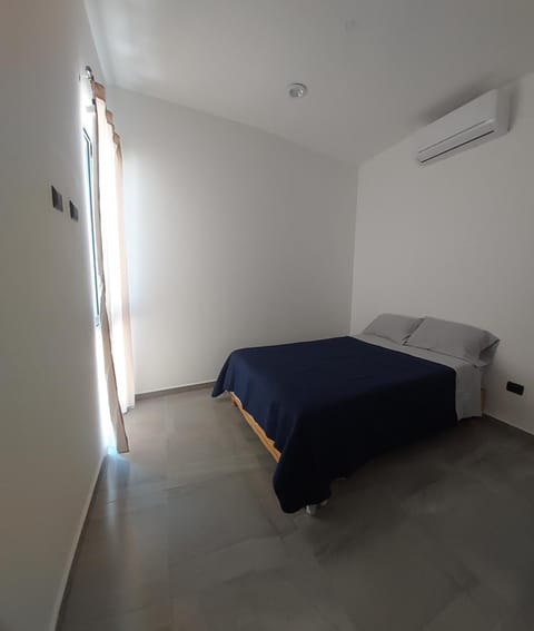 Bed, Photo of the whole room, Bedroom, air conditioner