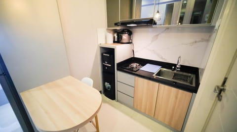 Kitchen or kitchenette, kitchen