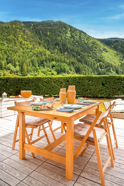 Day, Natural landscape, Dining area, Mountain view