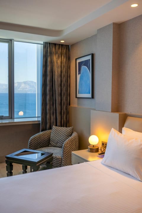 Bed, Sea view