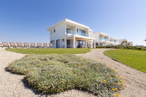 Property building, Spring, Day, Natural landscape, Garden, Garden view