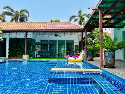 Pool view, Swimming pool