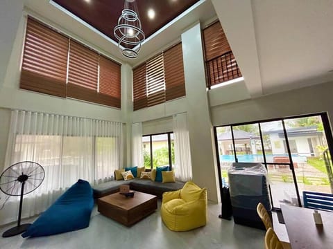 3 Storey Beachfront Villa with Pool by JCV Apartment in Nasugbu