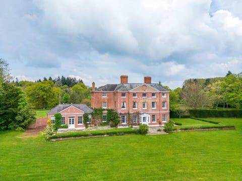 Property building, Garden, Garden view, Landmark view