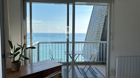 Natural landscape, View (from property/room), Balcony/Terrace, Sea view