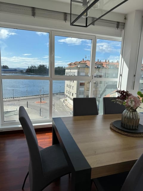 TV and multimedia, View (from property/room), Dining area, Sea view