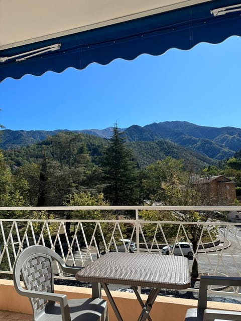 View (from property/room), Balcony/Terrace, Mountain view