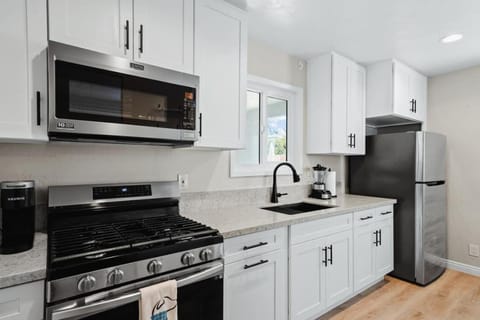 Spacious suite 1BR 1BA Kitchen WD Apartamento in Linda Vista