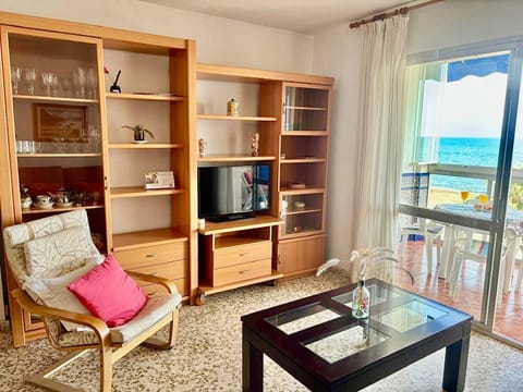 Apartamento en Rincón de la Victoria Primera linea de Playa Apartment in Rincón de la Victoria