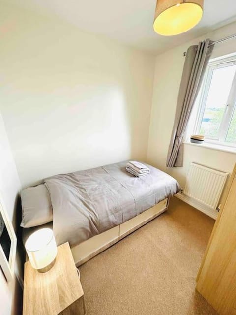 Two Bed Apartment next to Royal Stoke Hospital Apartamento in Newcastle-under-Lyme