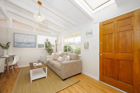 Private Cottage House - Walk to Beaches HarborFood Trials so much more House in El Granada