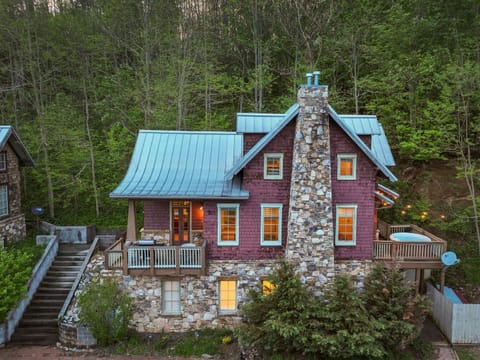 2 Cabins & Views for Miles Hot Tubs Pool Table House in Tennessee