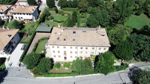 Property building, Bird's eye view, Garden, Parking