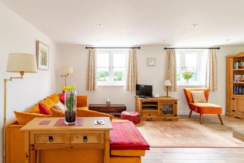 Lovely Kent cottage with rural Medway views House in Tonbridge and Malling District