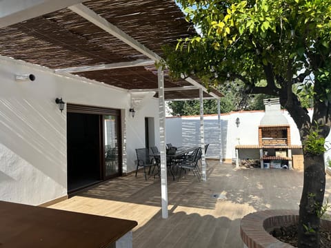 Patio, BBQ facilities, Dining area