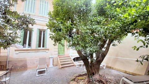 Living room, Garden view