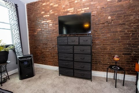 TV and multimedia, Bedroom, air conditioner