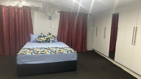 Bed, Bedroom, wardrobe, air conditioner