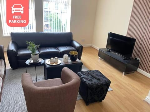 Stylish Large 3 Bedroom Apartment in Manchester Apartment in Stretford