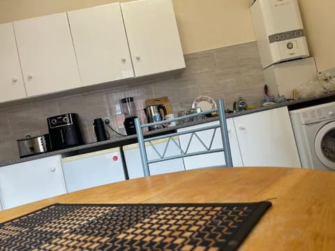 Urban Stylish Luxury Large 1-Bed Apartment - Close to Centre, Old Trafford, Emirates Old Trafford and More Apartment in Stretford