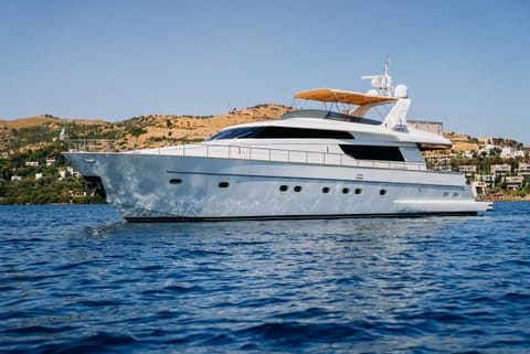 SANLORENZO SL Deluxe Motoryacht Barco atracado in Yalıkavak