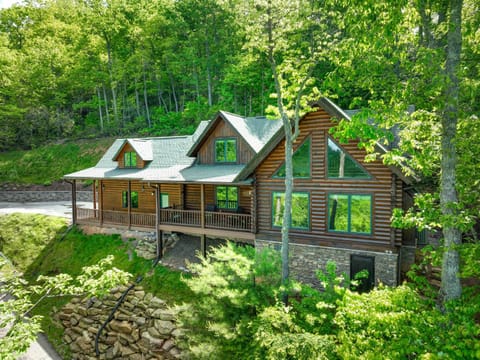 Scenic Sylva Log Cabin with Sunset and Mountain View! House in Sylva