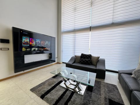 Communal lounge/ TV room, TV and multimedia, Living room, Seating area