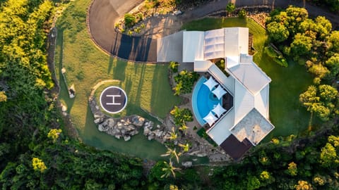 Natural landscape, Bird's eye view, Garden, Garden view, Pool view, Swimming pool