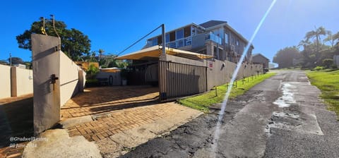 Property building, Day, Neighbourhood, Street view