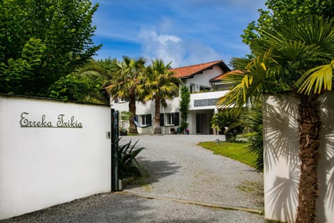 Property building, Facade/entrance