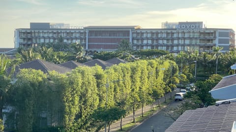 Property building, Day, City view