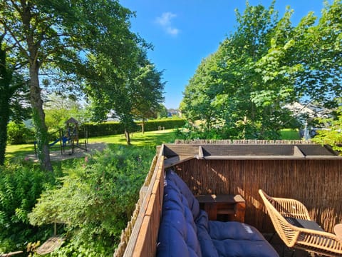 Garden, Seating area, Garden view