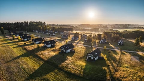 Neighbourhood, Bird's eye view, Location