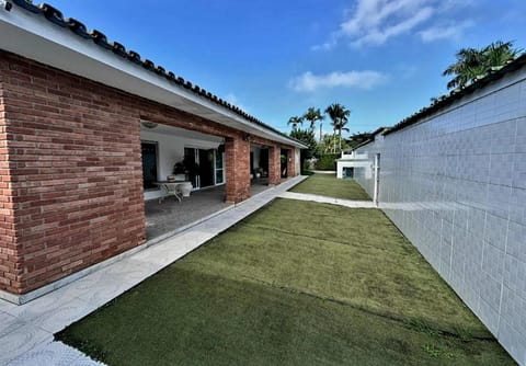 Linda casa com piscina Enseada House in Santos