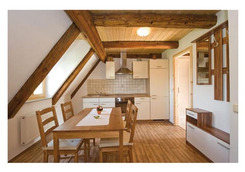 Dining area, kitchen